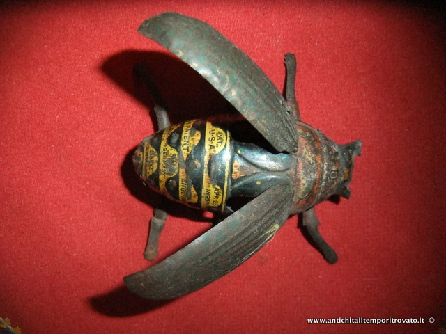 Scarabeo tedesco della Lehmann della fine dell splendidi scarabeo in latta litografata a colori, datato 1890 e marcato Lehmann.