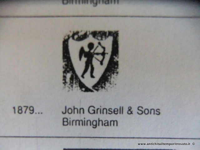 Un angioletto che scocca una freccia all Marchio del 1879 di John Grinsell & Sons di Birmingham